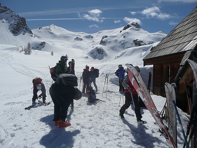 #21 refuge : la bière nous attend! vite! refuge : la bière nous attend! vite!
