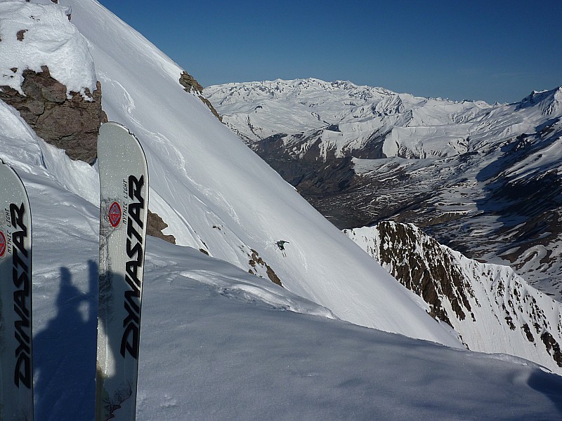 #10 Roc Noir de Combeynot : Salomé fait de même,
bon ben mes skis s Roc Noir de Combeynot : Salomé fait de même,
bon ben mes skis s'impatientent, gooo !!