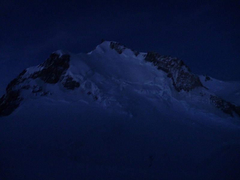 #2 Mont Maudit 5h45 : Trop chargé, séracs à gogo, on arrête là... Mont Maudit 5h45 : Trop chargé, séracs à gogo, on arrête là...