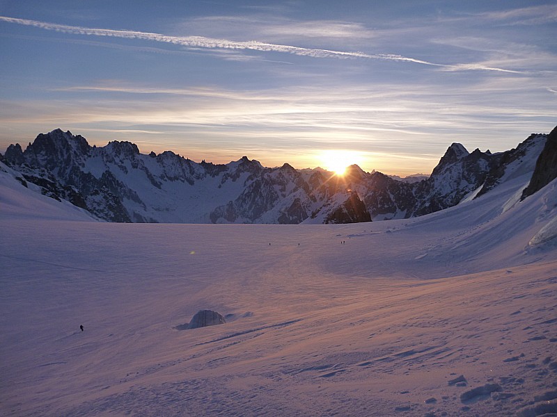 #7 Col du Midi 7h00 : Bon ben y-a plus qu Col du Midi 7h00 : Bon ben y-a plus qu'à rejoindre Montenvers sur de la regelée, putain faut être fou !