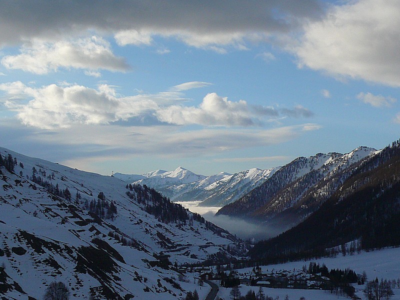 #11 Chianle au matin : au dessus des virages route du col agnel Chianle au matin : au dessus des virages route du col agnel
