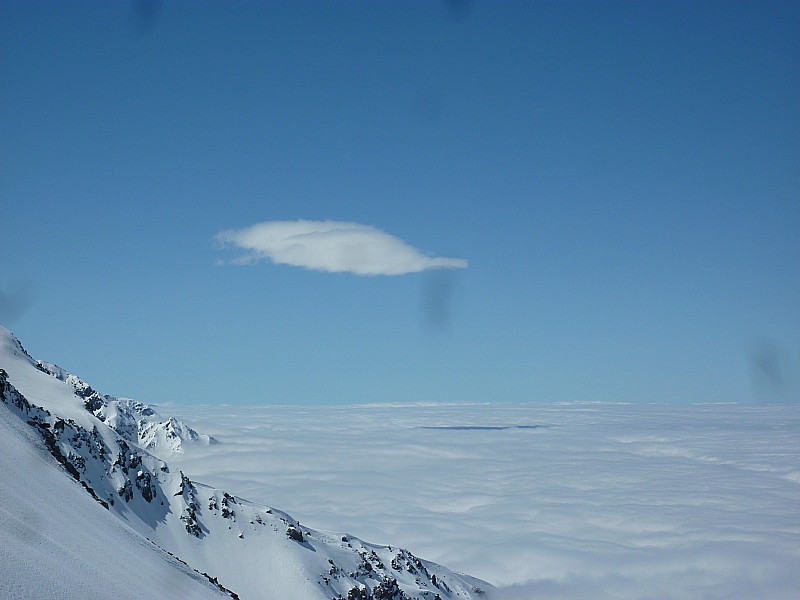#12 Mi pente : Nuage et son ombre Mi pente : Nuage et son ombre
