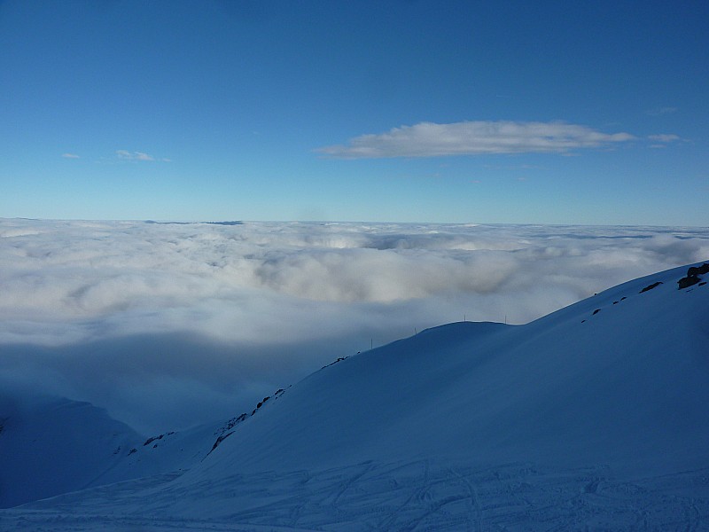 #4 Mi pente : On observe des canyons dans les nuages Mi pente : On observe des canyons dans les nuages