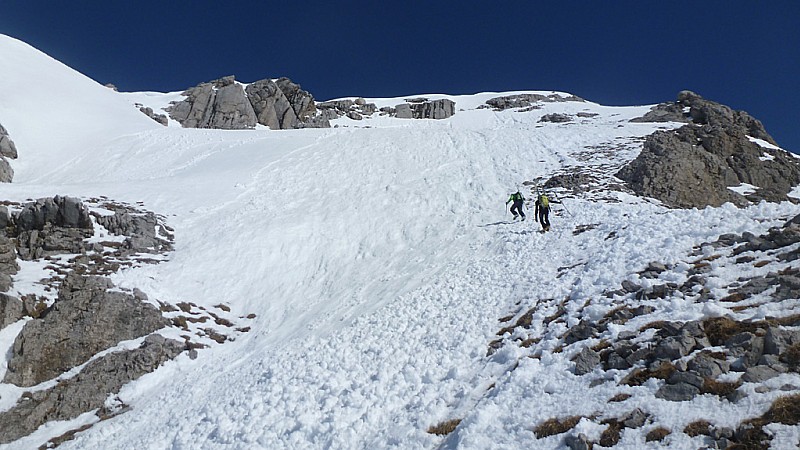 #2 Face Sud : Julien et Olivier dans les derniers mètres de la face Sud du Mont Charvet Face Sud : Julien et Olivier dans les derniers mètres de la face Sud du Mont Charvet
