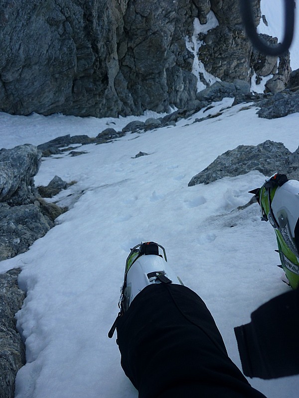 #9 haut : petit plaquages de neige/glace vraiment top a grimper! haut : petit plaquages de neige/glace vraiment top a grimper!