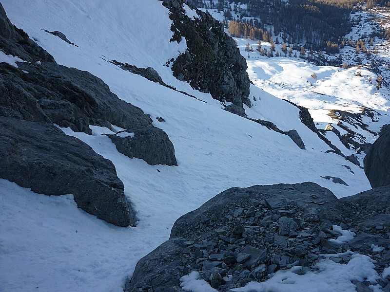 #3 rochers : cheminement assez evident de pres mais de loin ça semble impossible! rochers : cheminement assez evident de pres mais de loin ça semble impossible!