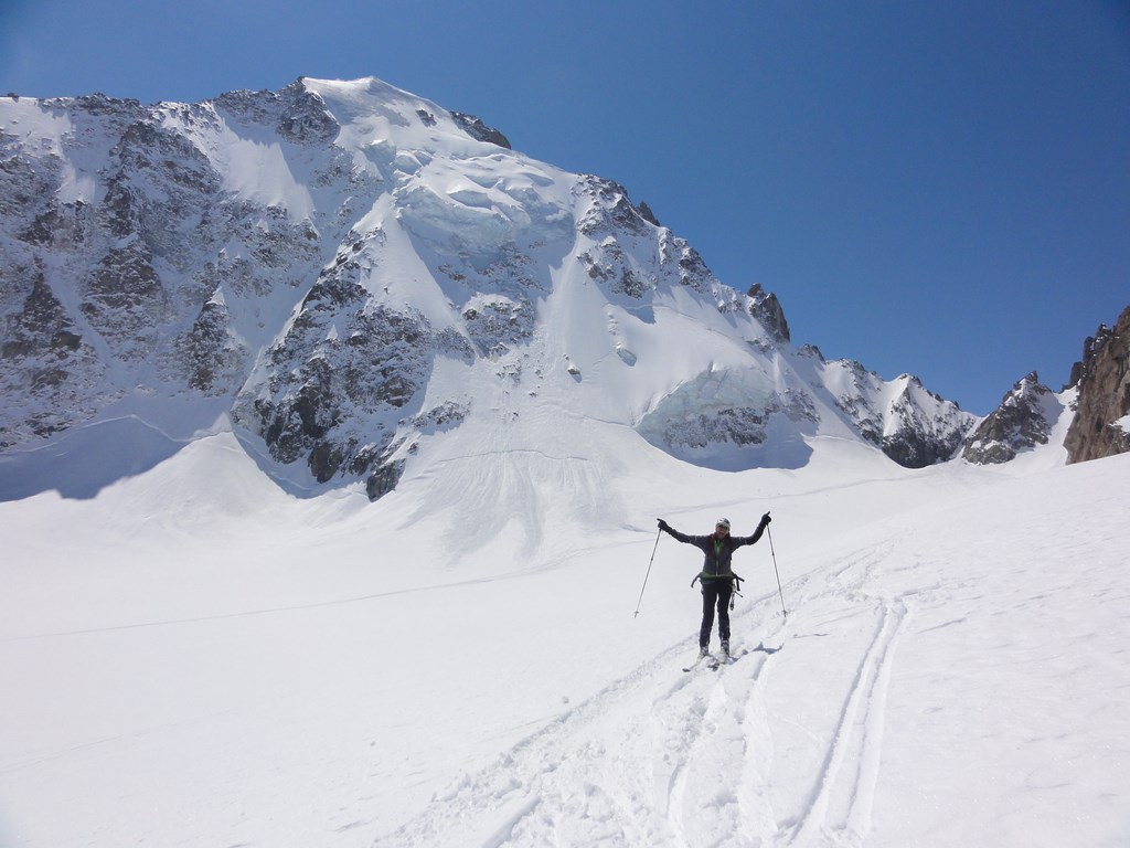 #7 Xavier : sur fond d Xavier : sur fond d'Aiguille d'Argentière face N