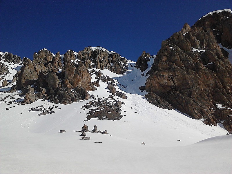 #1 Couloir SO Roche Colombe : Tu la vois la corniche? Couloir SO Roche Colombe : Tu la vois la corniche?