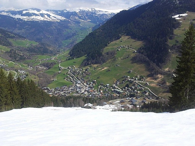 #7 Aréche : Le contraste entre Areche(Plus de neige) et le sommet Aréche : Le contraste entre Areche(Plus de neige) et le sommet