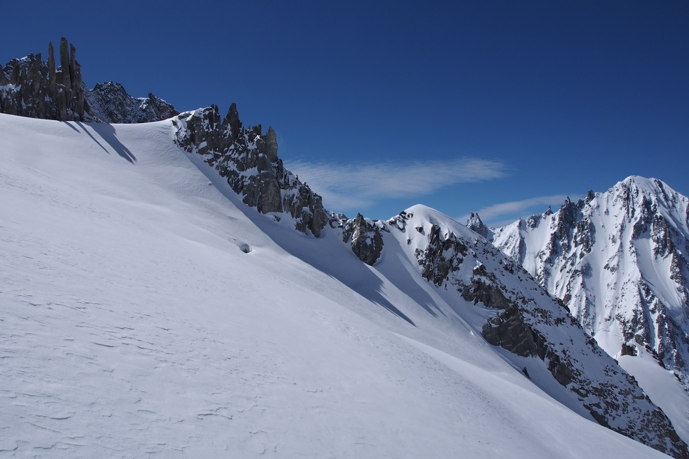 Descente glacier du Tour Noir : Contrairement aux apparences, neige croutée cassante au dessus de 3000 m.