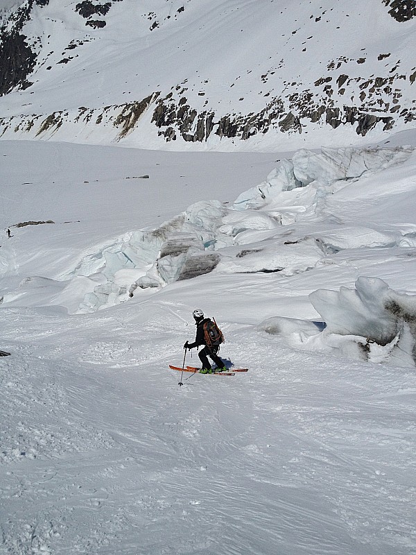 #14 fin du glacier : fabrice, vigilant jusqu fin du glacier : fabrice, vigilant jusqu'au bout