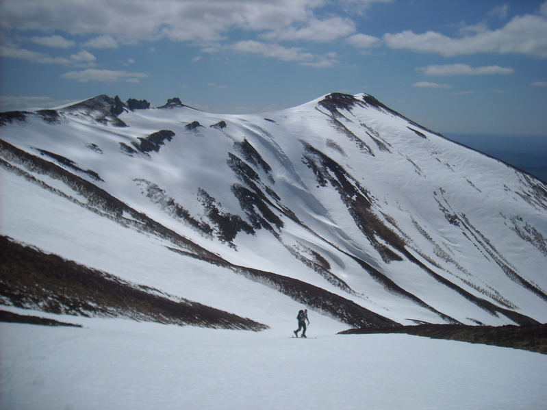 #6 vue puy gros : soleil de plomb dans la remontée au col vue puy gros : soleil de plomb dans la remontée au col