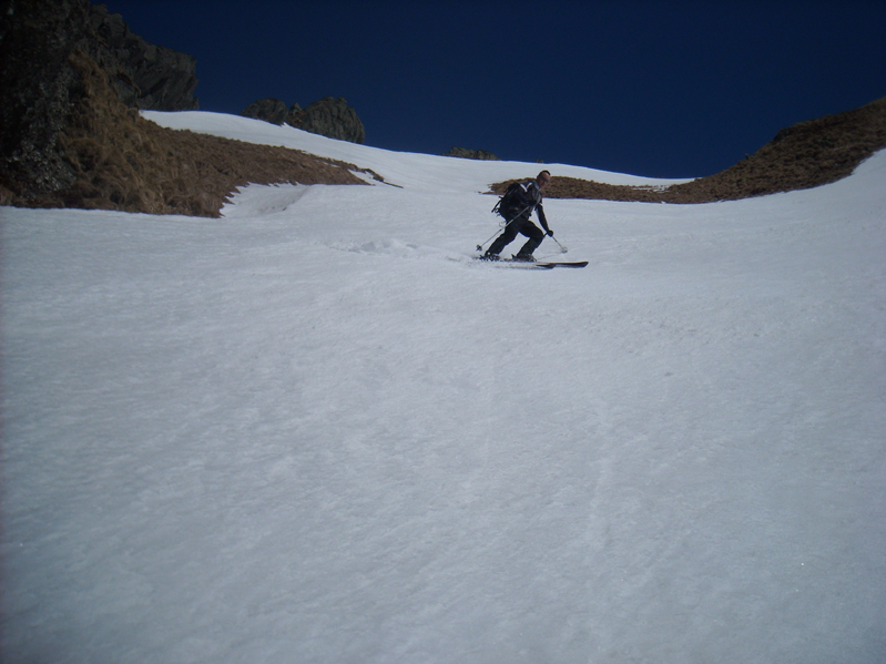 #4 couloir en s : brun profite de cette super neige couloir en s : brun profite de cette super neige