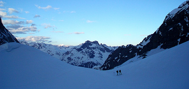 #1 Petit jour : Au loin la brèche Portetta, un des bons souvenir de cette année :) Petit jour : Au loin la brèche Portetta, un des bons souvenir de cette année :)
