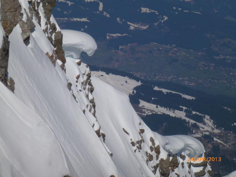 #13 Pointe Centrale du Tricot : Belle arête, avec encore de belles corniches Pointe Centrale du Tricot : Belle arête, avec encore de belles corniches