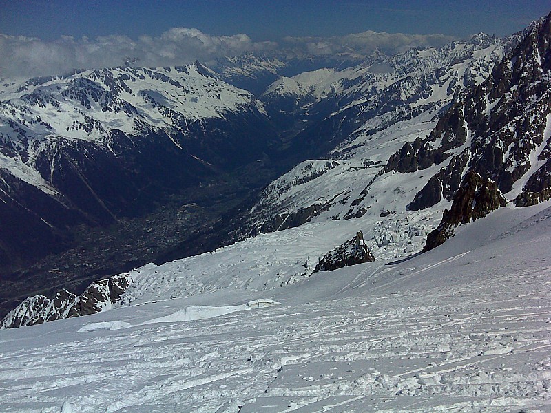 #18 en bas du petit plateau : On aperçoit le toit du refuge (en bas à droite) sur le rocher en bas du petit plateau : On aperçoit le toit du refuge (en bas à droite) sur le rocher
