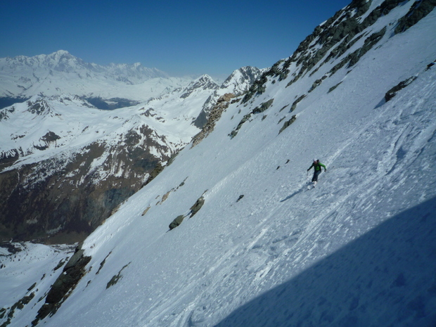 #14 Couloir du Pianiste : bonne pente et quel cadre! Couloir du Pianiste : bonne pente et quel cadre!
