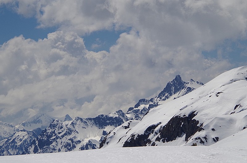 #2 Au loin : La Grand Pic de Belledonne Au loin : La Grand Pic de Belledonne