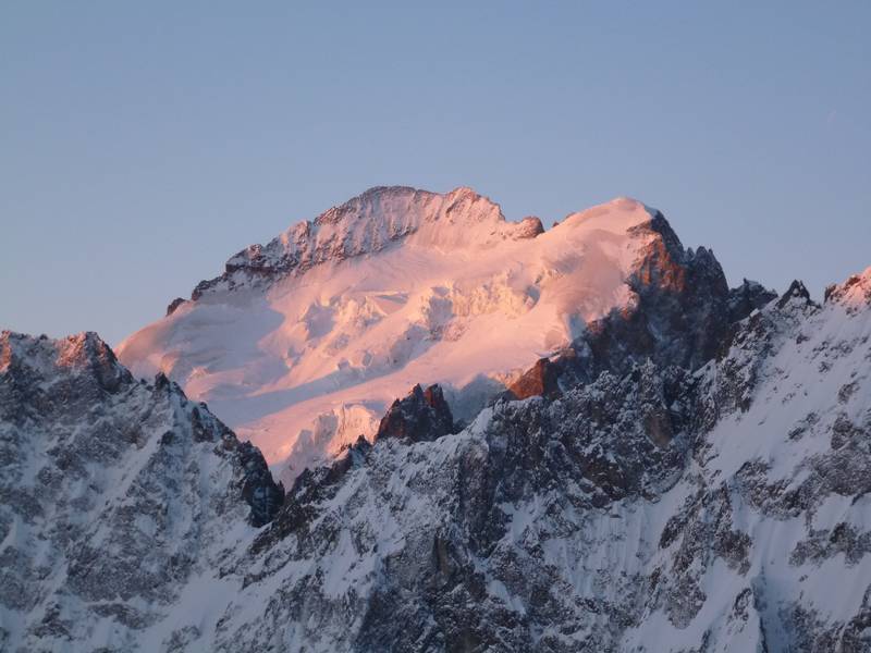 Tour de la Meije : Lever de soleil sur les Ecrins