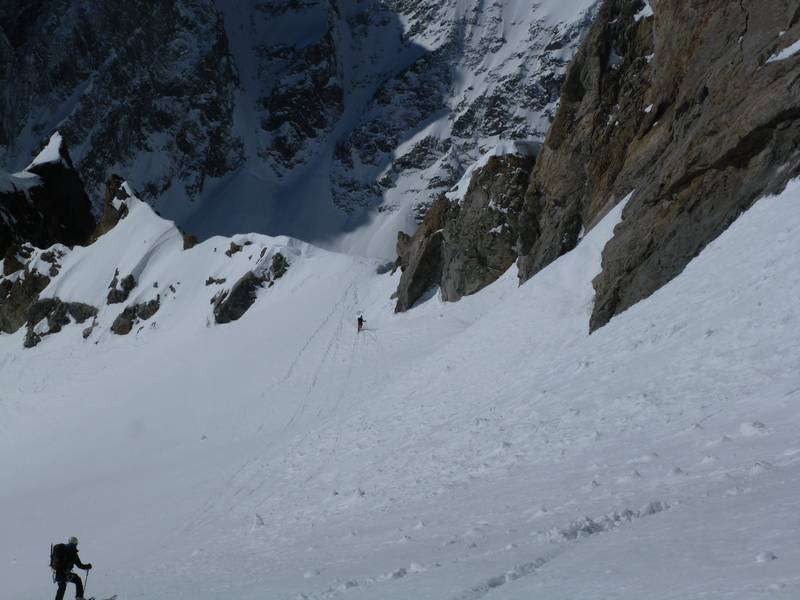 Tour de la Meije : Descente au col des Neiges. On choisira l'option plus bas pour éviter un rappel