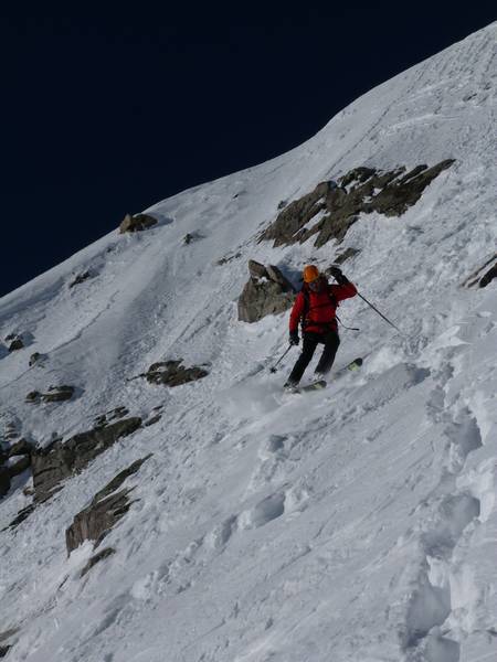 #13 Tour de la Meije : Un skieur courageux descend du sommet Tour de la Meije : Un skieur courageux descend du sommet