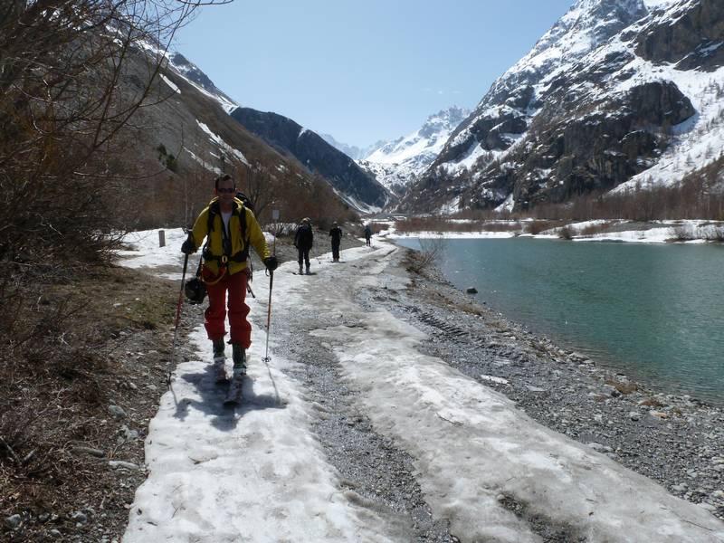 Tour de la Meije : L'arrivée, skis aux pieds, mais plus pour longtemps...