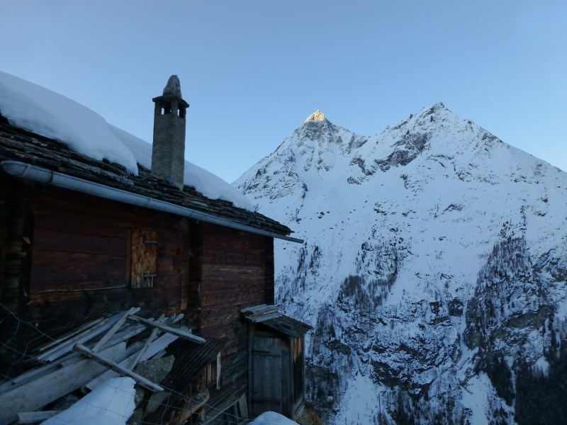 #1 Dents de Veisivi depuis Bréona : Au petit matin Dents de Veisivi depuis Bréona : Au petit matin