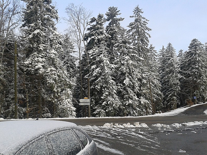 #1 Col de porte : La photo n Col de porte : La photo n'est pas superbe mais ça illustre l'ambiance du jour: l'hiver un 28 avril :)