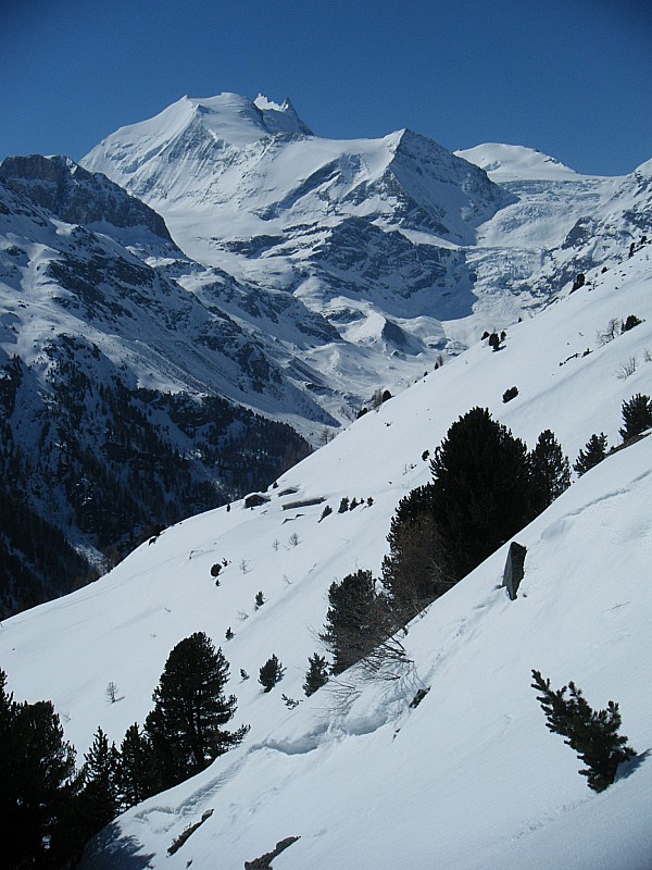 #12 Turtmanntal et Bishorn : paysage suisse par excellence Turtmanntal et Bishorn : paysage suisse par excellence