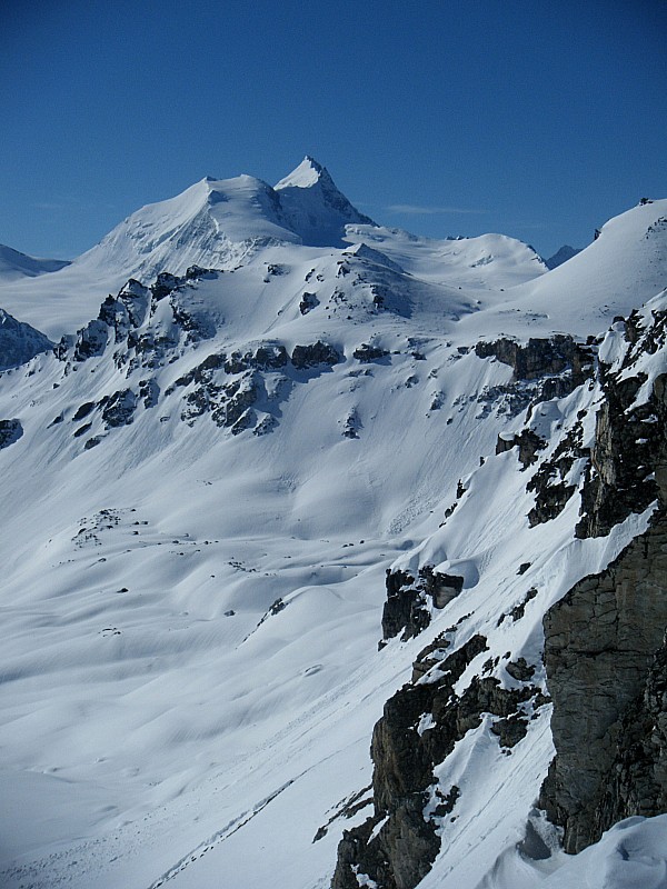 #9 Bishorn..très loin : première vision du Bishorn depuis le Meidpass Bishorn..très loin : première vision du Bishorn depuis le Meidpass