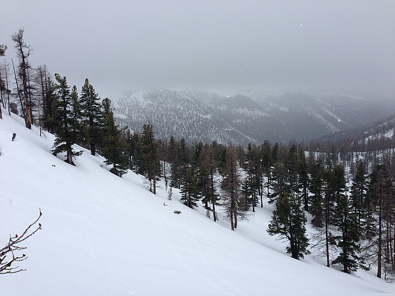 #13 Ciel menaçant : Descente sous la neige Ciel menaçant : Descente sous la neige
