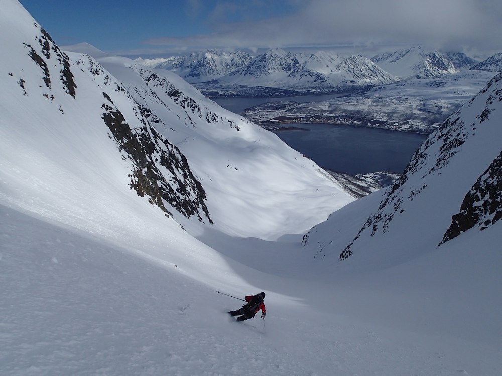 Lavangstinden : 700m de couloir NE