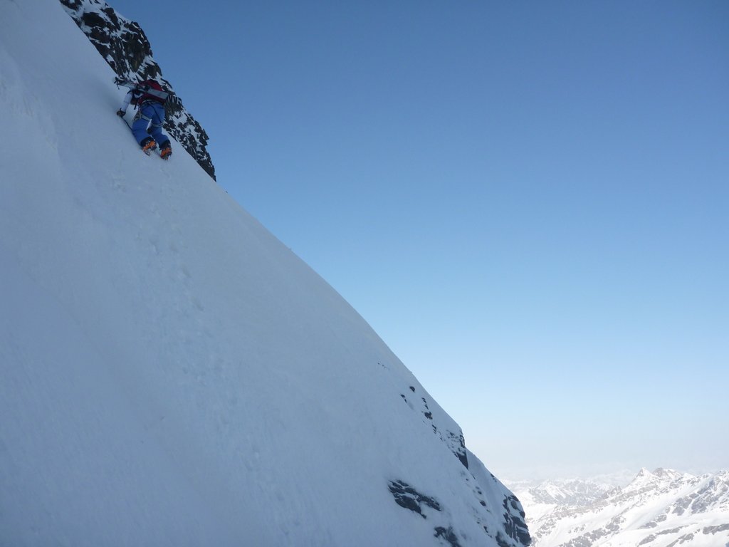 #10 Viso Ouest : Le crochet a droite bien gazeux pour eviter les goulottes Viso Ouest : Le crochet a droite bien gazeux pour eviter les goulottes