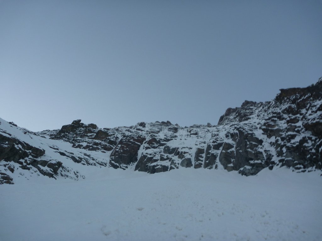 #2 Viso Ouest : Sous les goulottes, l Viso Ouest : Sous les goulottes, l'epaule d'acces a gauche