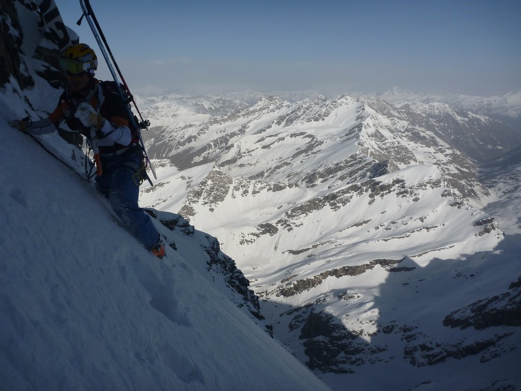 #12 Viso Ouest : Ouf! Derniere vire pour deboucher sur le triangle Viso Ouest : Ouf! Derniere vire pour deboucher sur le triangle