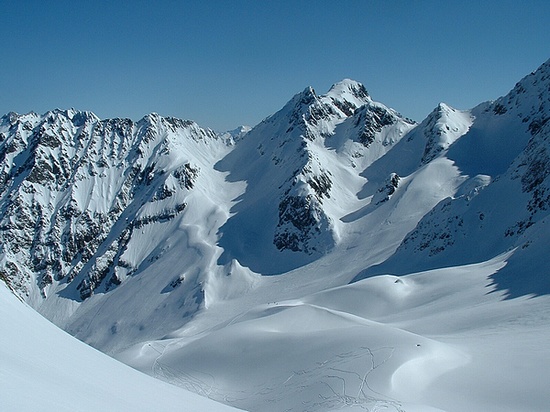 #2 Vue du col : De gauche à droite, col de moretan, cols du gleyzin, passage de Clarbant. Vue du col : De gauche à droite, col de moretan, cols du gleyzin, passage de Clarbant.