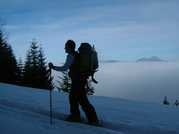 contre jour et mer de nuage : Seb sur fond de chartreuse