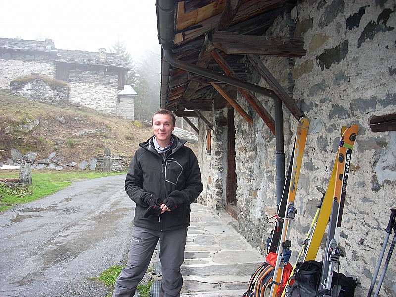 #1 Le Crot : Brouillard, pluie, portage... On a fait 2h de route, c Le Crot : Brouillard, pluie, portage... On a fait 2h de route, c'est pas pour retourner boire le café à Bourg-Saint-Maurice !!