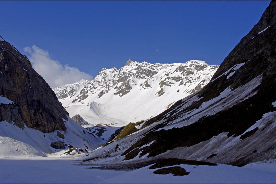 #1 Sous Aiguille du Borgne : Les lumières du matin sur le vallon de Gebroulaz et l Sous Aiguille du Borgne : Les lumières du matin sur le vallon de Gebroulaz et l'Aiguille du Borgne, donnent du coeur à l'ouvrage.
