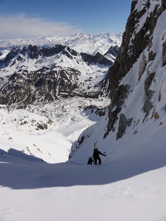 #10 entrée couloir : le couple monté par le couloir entrée couloir : le couple monté par le couloir