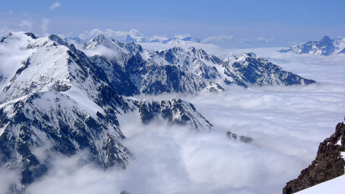 #8 Détails : Du Gd Armet à l Détails : Du Gd Armet à l'Obiou. Plateau de Bure au fond
