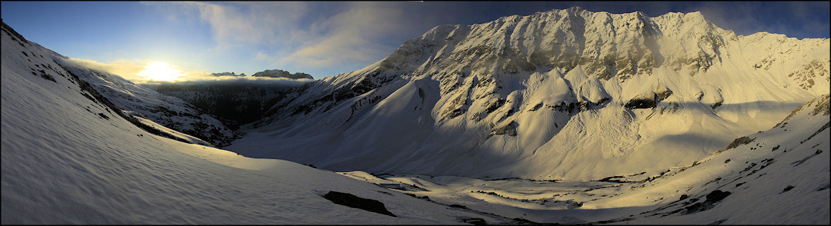 #1 au dessus du refuge : fin de lever de soleil au dessus du refuge : fin de lever de soleil