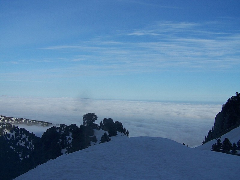 #1 Pointe de la Vaudaine : Sous la brèche N Robert, mer de nuage sur le grésivaudant. Pointe de la Vaudaine : Sous la brèche N Robert, mer de nuage sur le grésivaudant.