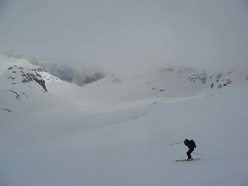 #6 Descente 1 : Début de la descente - jour blanc mais bonne neige Descente 1 : Début de la descente - jour blanc mais bonne neige