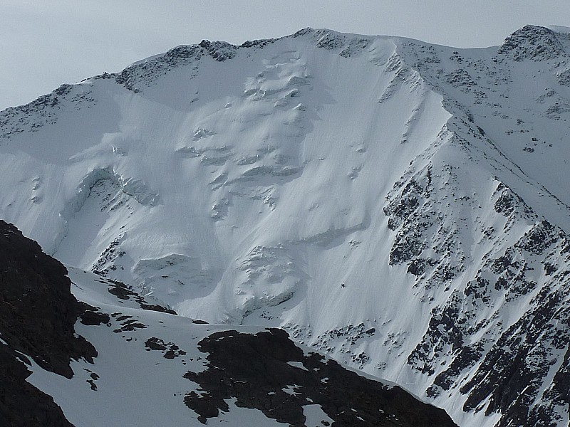 #1 Métrier : Cela semble skiable du côté de la Métrier (glace pas loin ?) Métrier : Cela semble skiable du côté de la Métrier (glace pas loin ?)