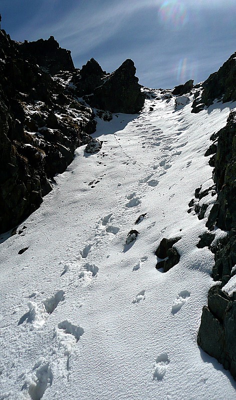 #13 Couloir Van / Sorbier : Une petite couche de fraîche insuffisante sur les premiers mètres Couloir Van / Sorbier : Une petite couche de fraîche insuffisante sur les premiers mètres