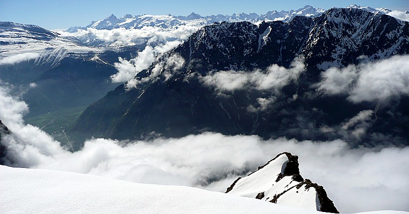 #7 Petit Van : Coup d Petit Van : Coup d'oeil vers les Ecrins, et la Meije qui attire l’œil en premier ...