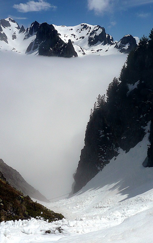 #15 Couloir sous la via ferrata : Plongée sur les lacs Roberts ... faut un peu deviner ! Couloir sous la via ferrata : Plongée sur les lacs Roberts ... faut un peu deviner !