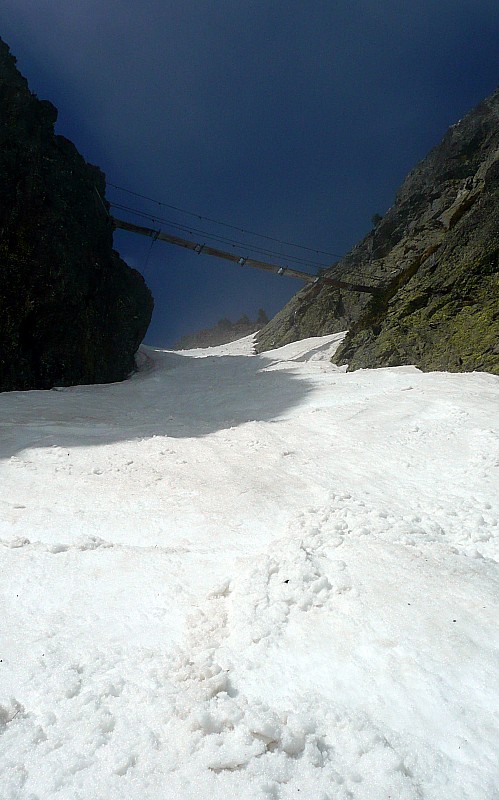 #16 Sous la via ferrata : Avec une neige franchement revenue ... un peu trop pour donner 5* Sous la via ferrata : Avec une neige franchement revenue ... un peu trop pour donner 5*
