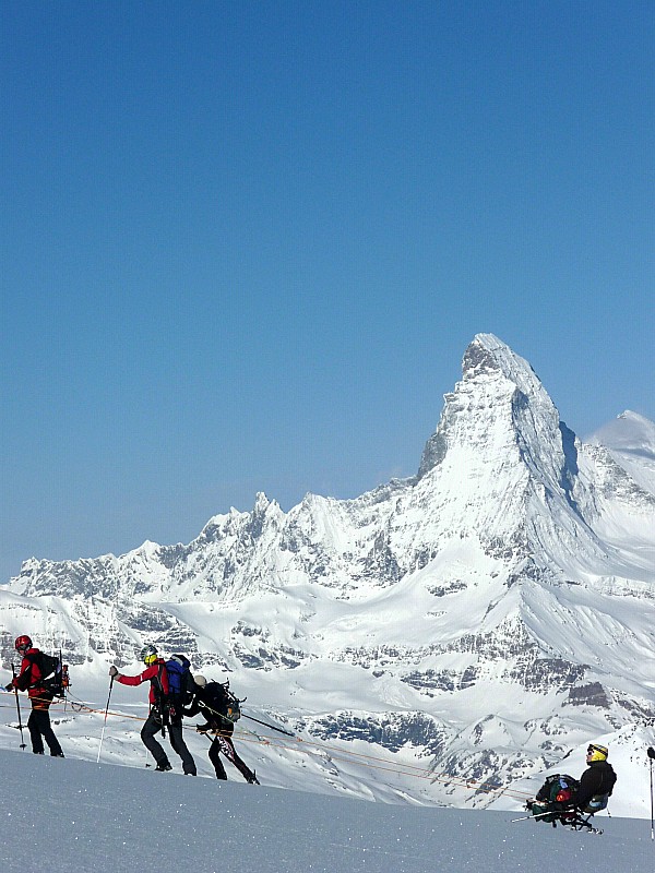 J4 avant la montée finale : sur fond de Matterhorn...